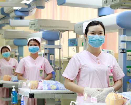 重庆高端生孩子医院,60s了解重庆育儿嫂价格大概是多少，公司排名不同差异大